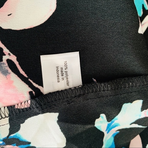 Lane Bryant Belted Floral Top Size 26/28 - Picture 7 of 7